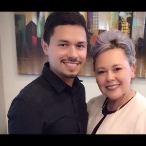 Meet your Posher, Yanet